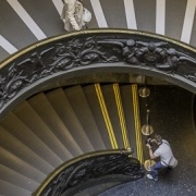 Escalier musées du Vatican_1